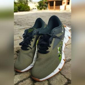 Reebok Men's 6.5 Zig Dynamica 2.0 Camo NWT Athletic Shoes Gum Soles